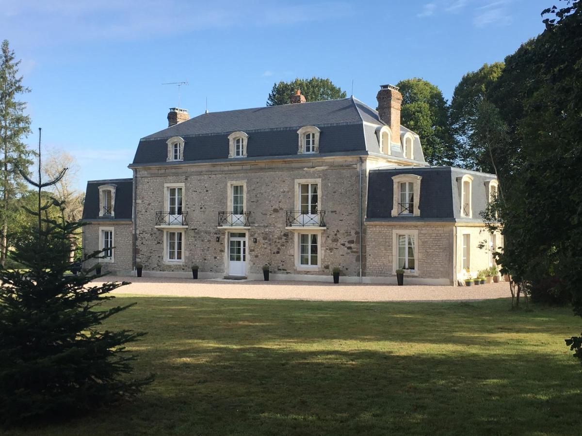 Le Manoir Du Ribardon Bed & Breakfast Neuvy-au-Houlme Bagian luar foto